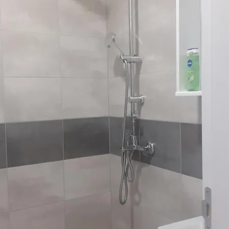 Komforna Soba U Centru #3 Vendégház Mladenovac